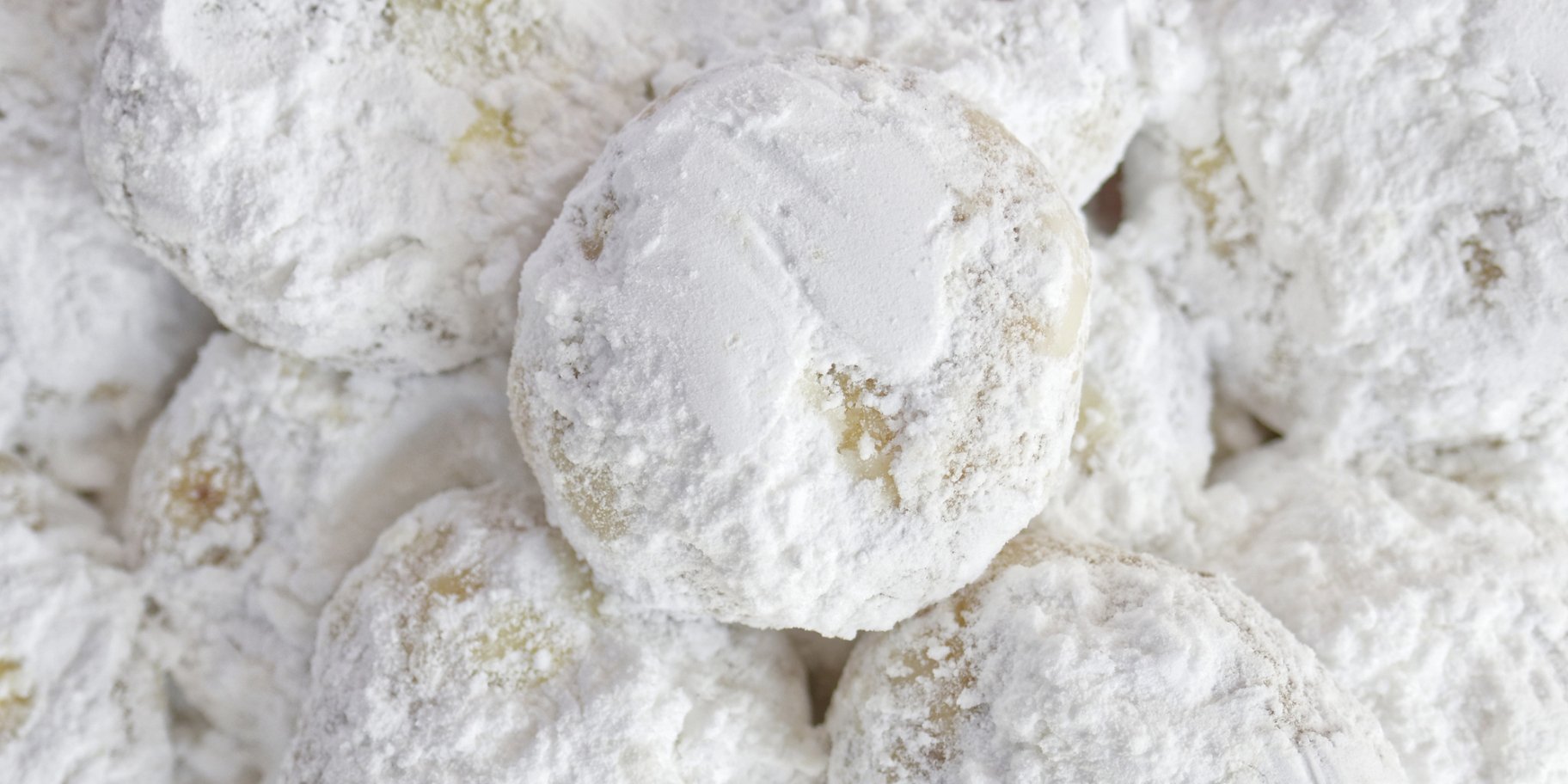 Горіхове печиво з цукровою пудрою