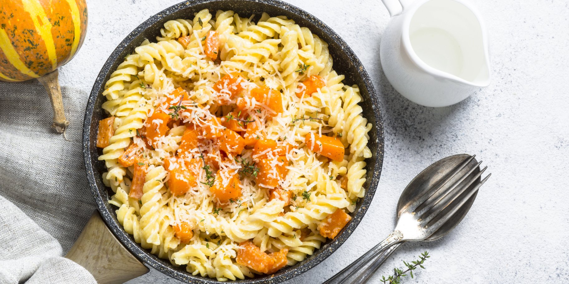 Паста з куркою, гарбузом і горіхами Паста з куркою, гарбузом і горіхами