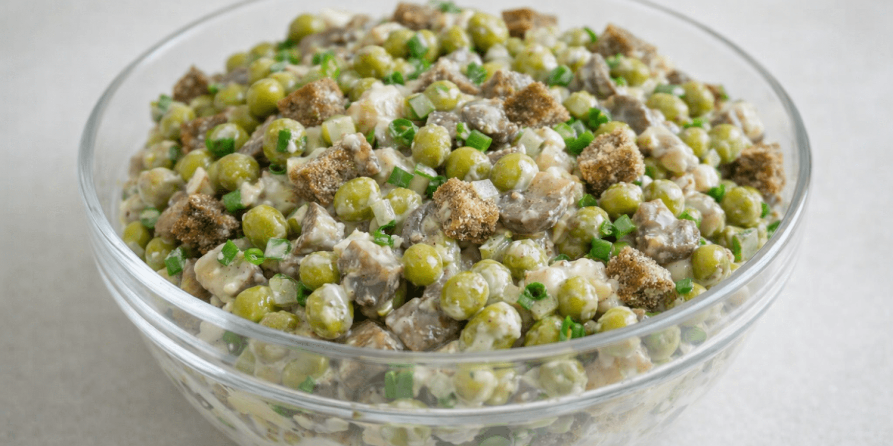 Салат з шампіньйонами та сухариками