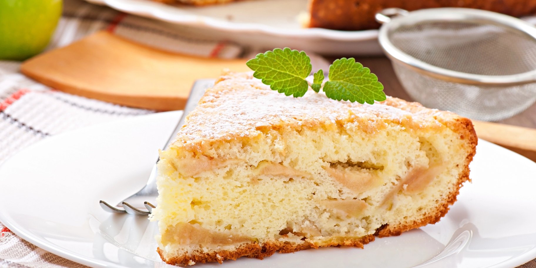 Сметанний яблучний пиріг