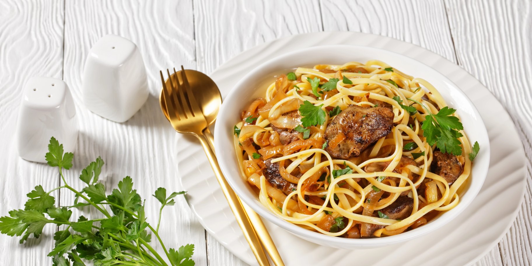 Макарони по-флотськи з печінкою