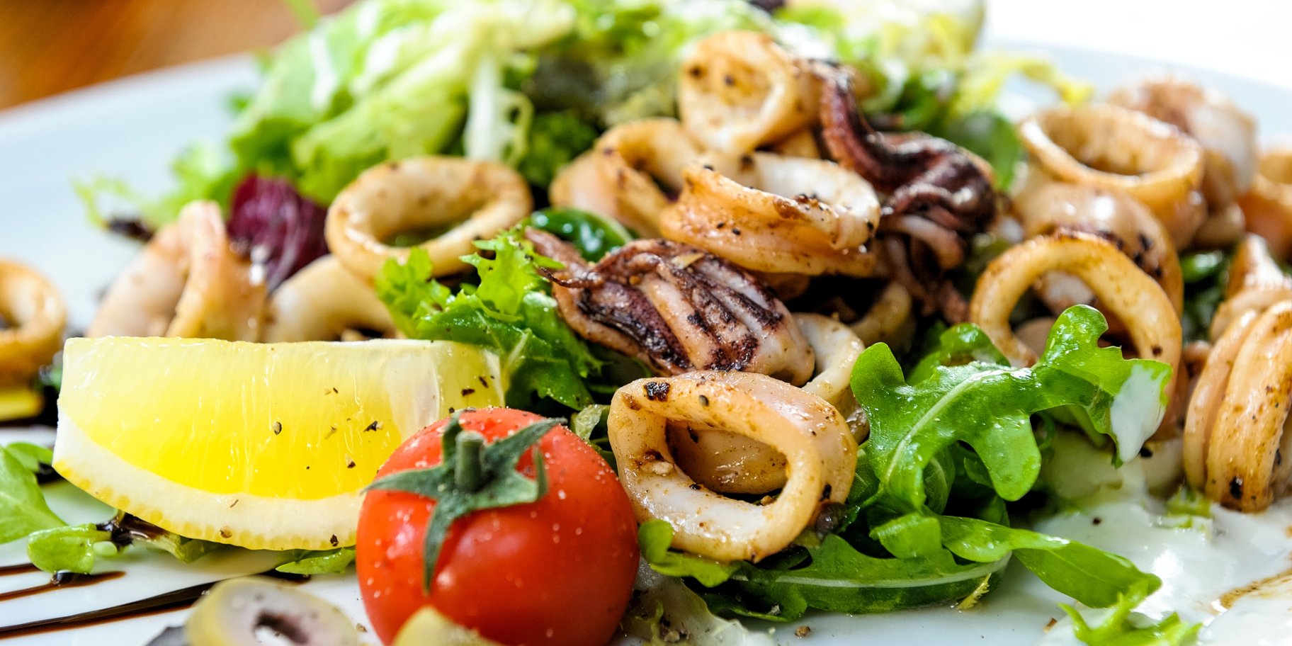 Салат з кальмарами та овочами