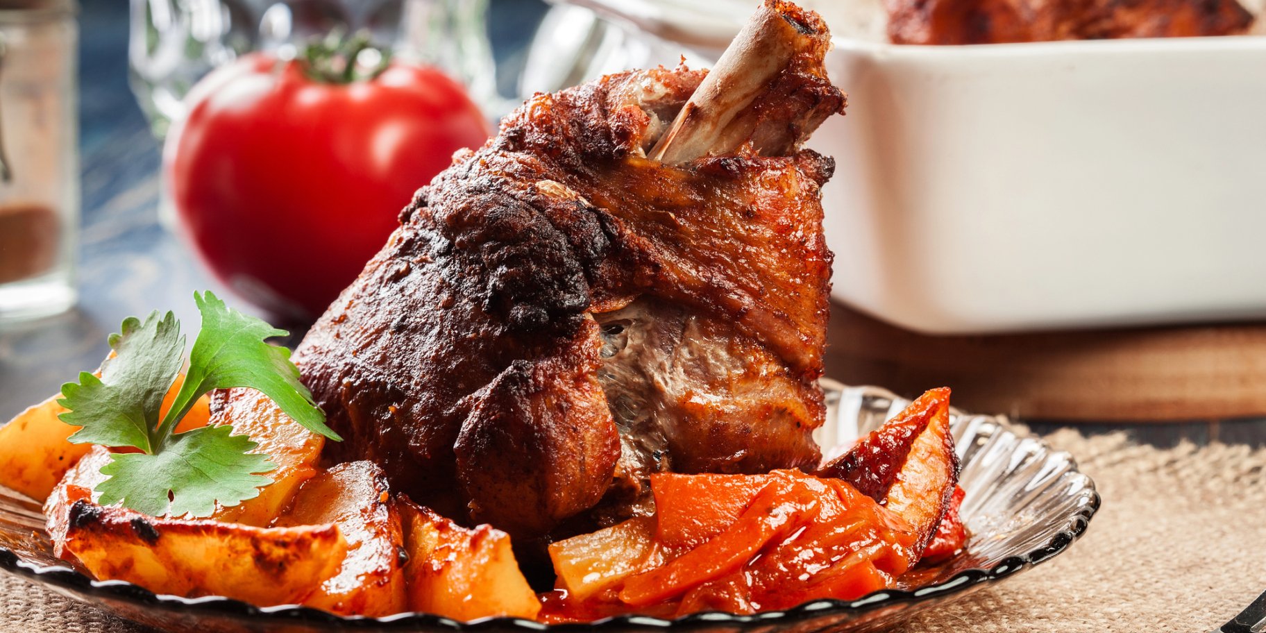 Індичі гомілки з овочами