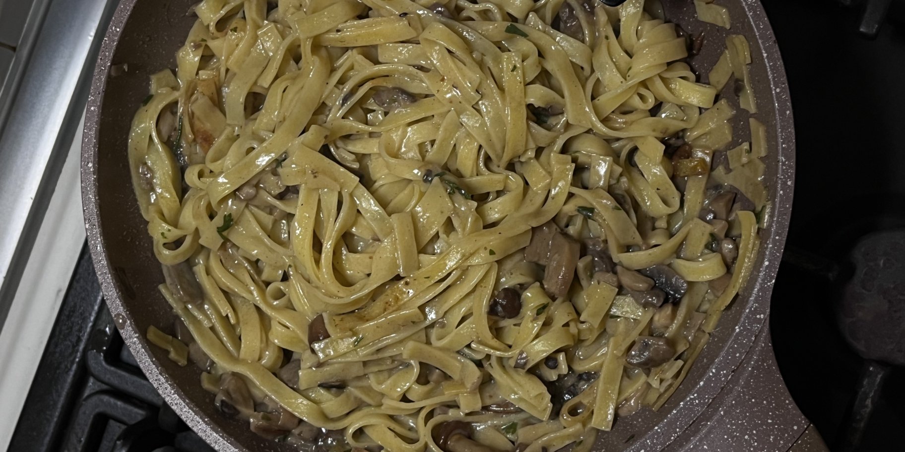 Паста з грибами у вершковому соусі Паста з грибами у вершковому соусі