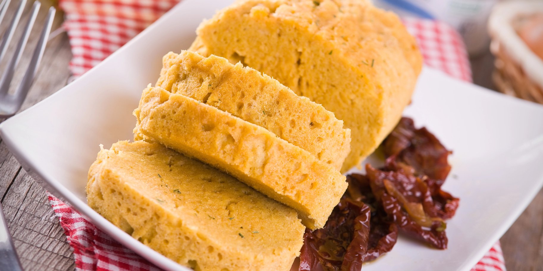 Рулет з консервованого тунця