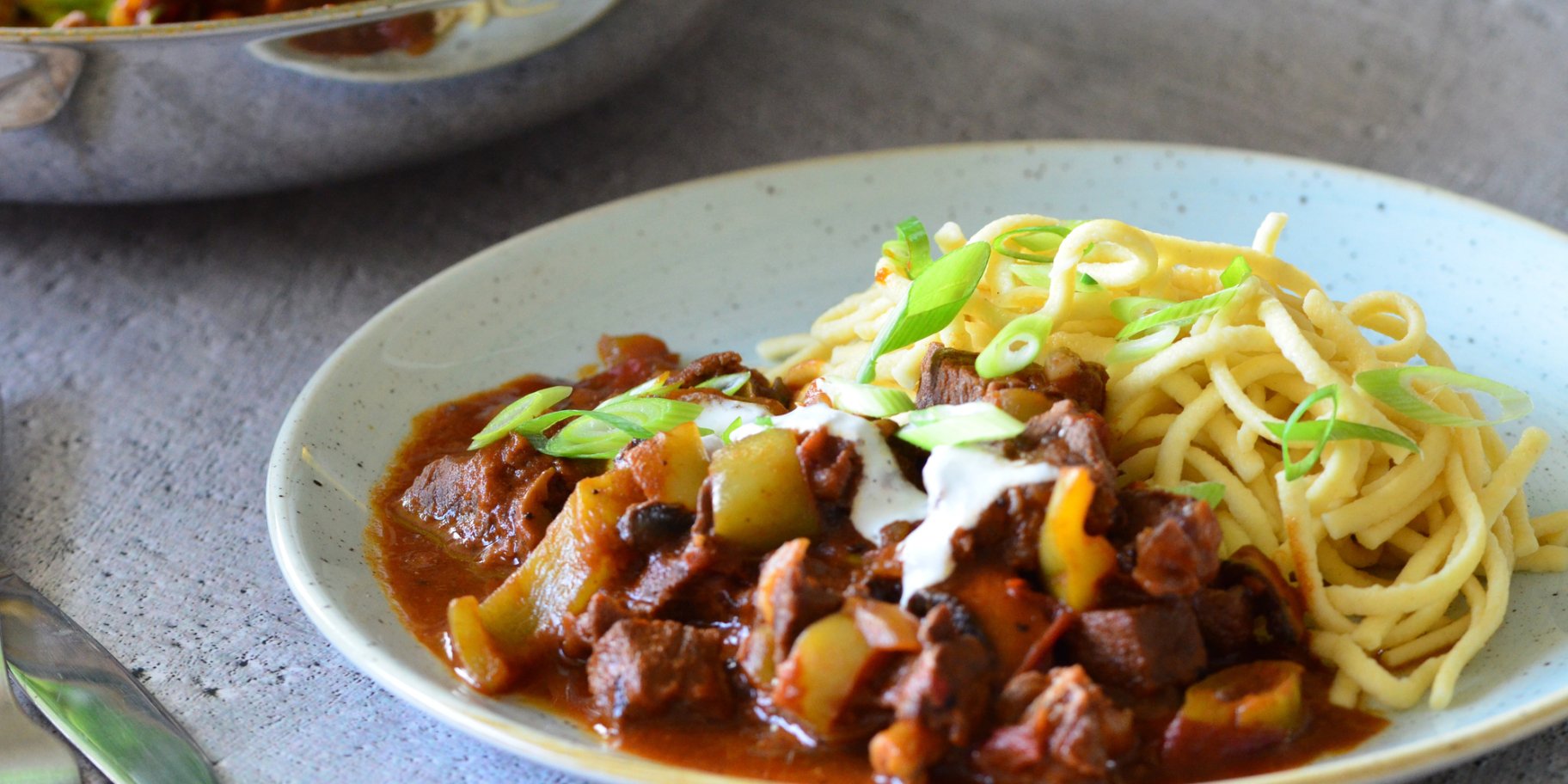 Яловичина, тушкована в бальзамічному соусі