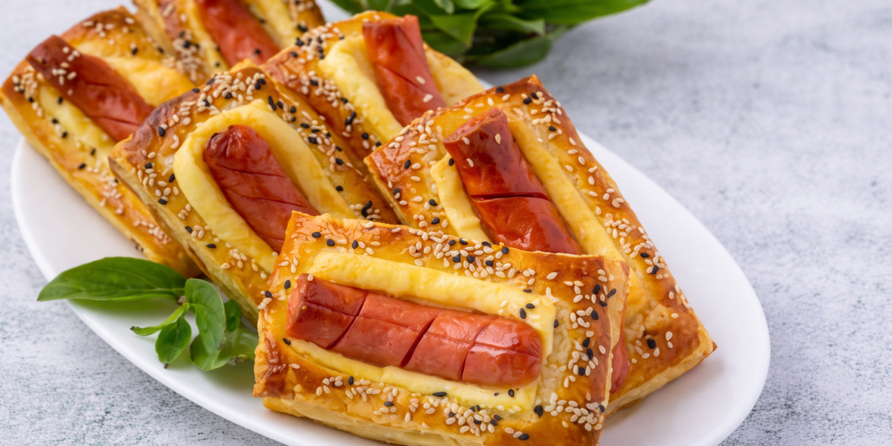 Слойки Сосиски із сиром