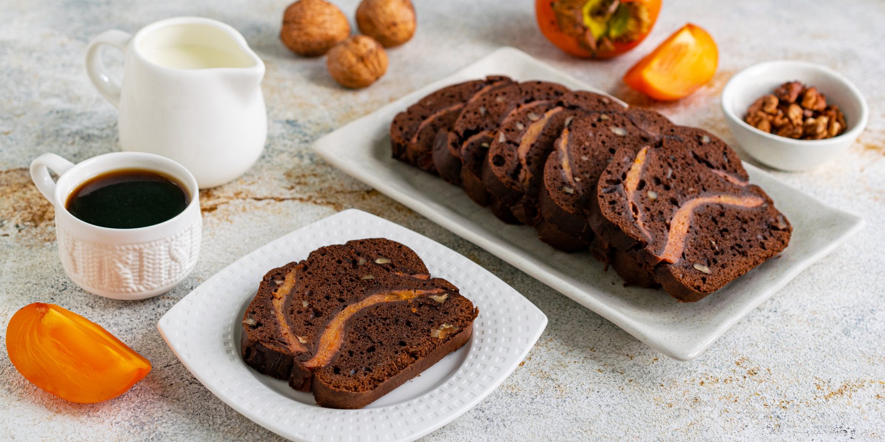 Шоколадний кекс з хурмою та волоськими горіхами