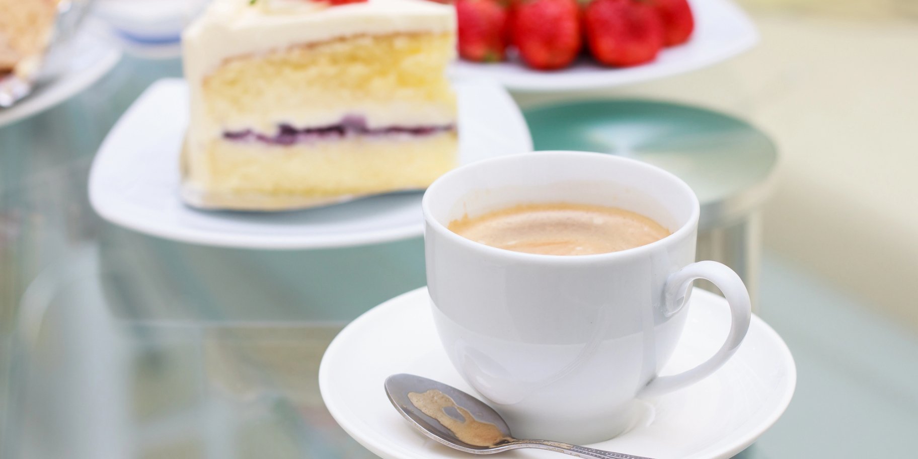 Кава з молоком, медом і спеціями