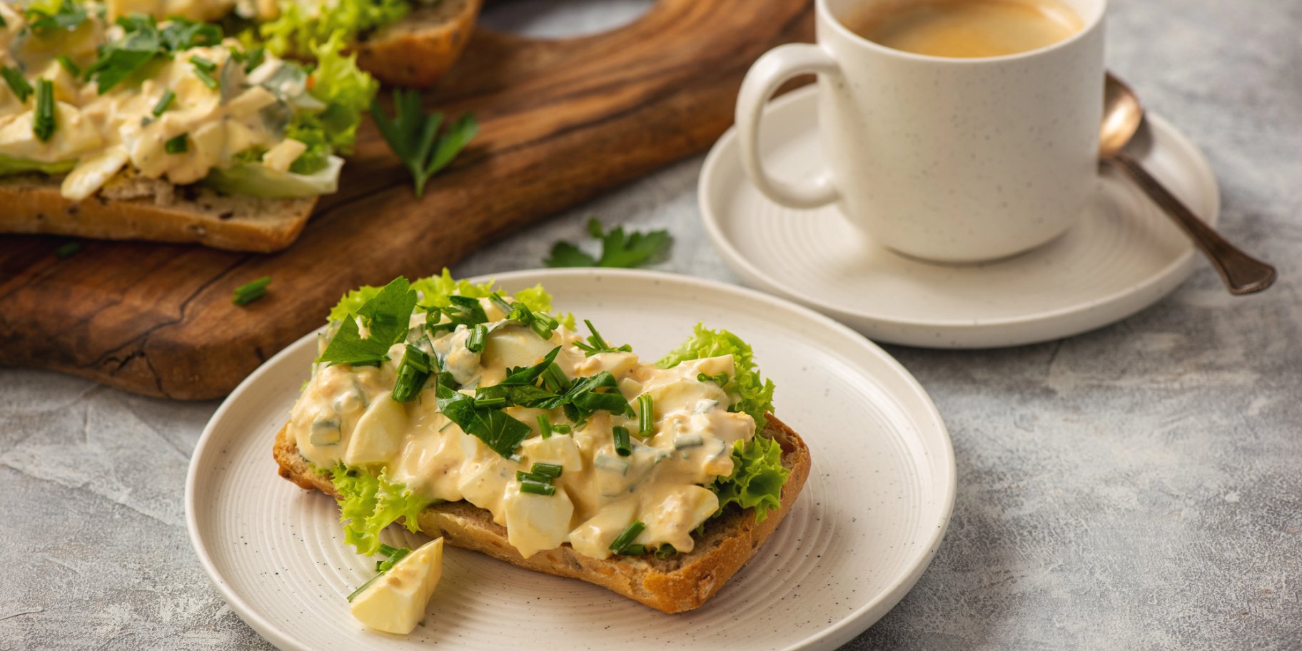 Намазка з вареними яйцями та куркою