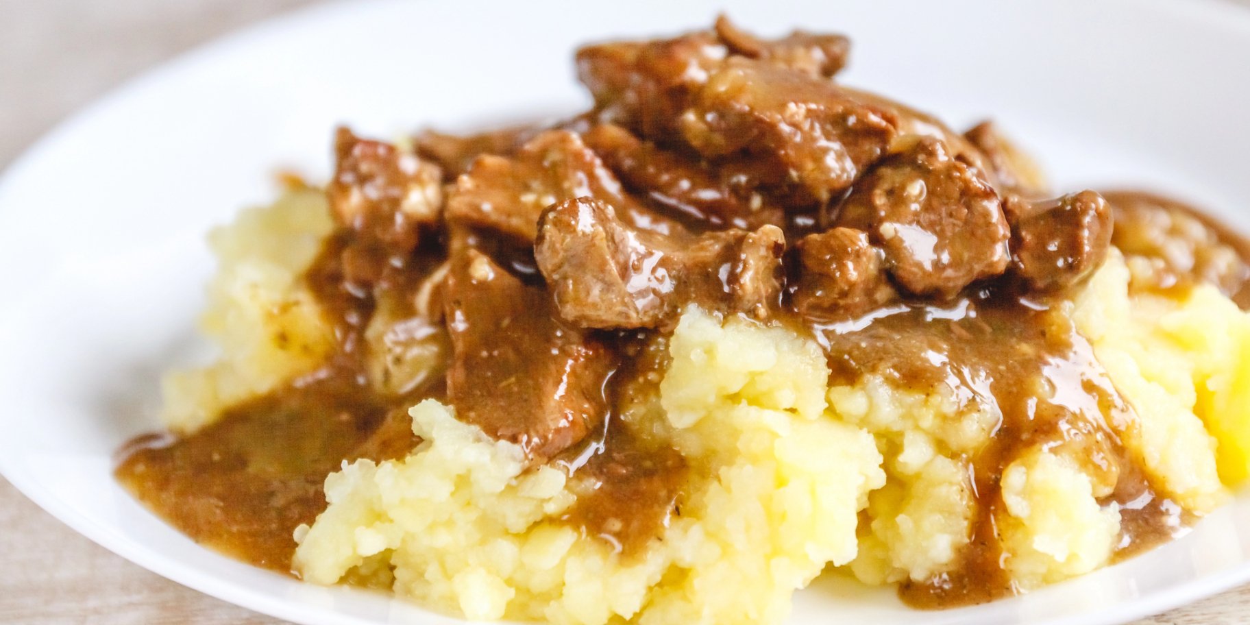 Картопляне пюре з класичним м’ясним соусом