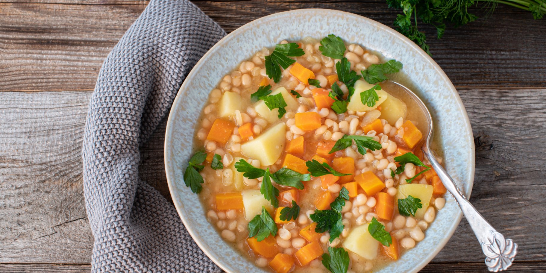 Пісний суп з квасолею та картоплею