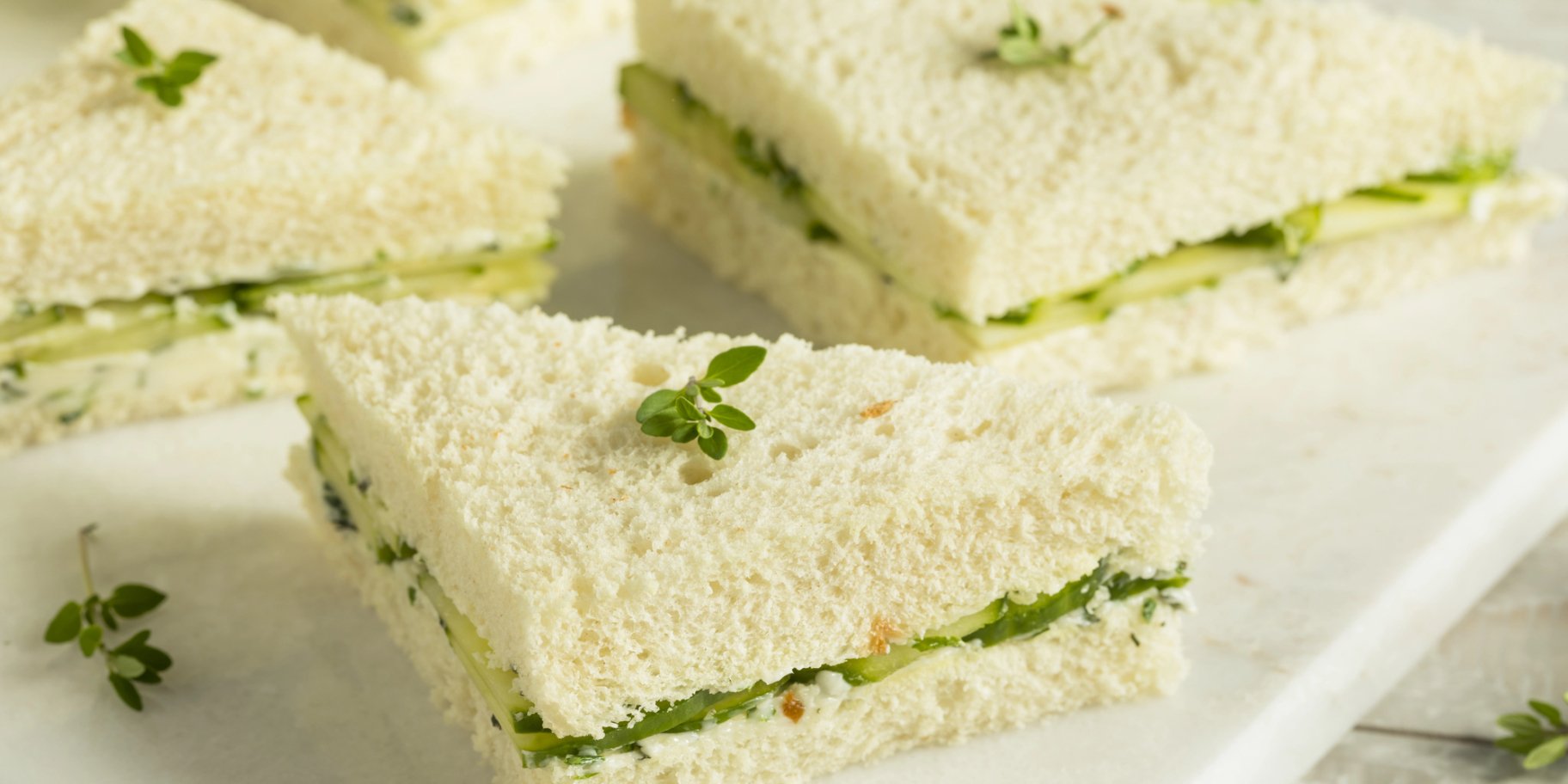 Сендвіч з огірковою намазкою