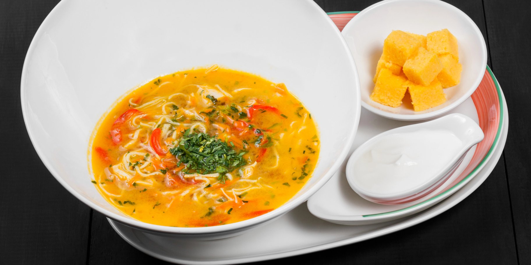 Карі-суп з куркою та овочами