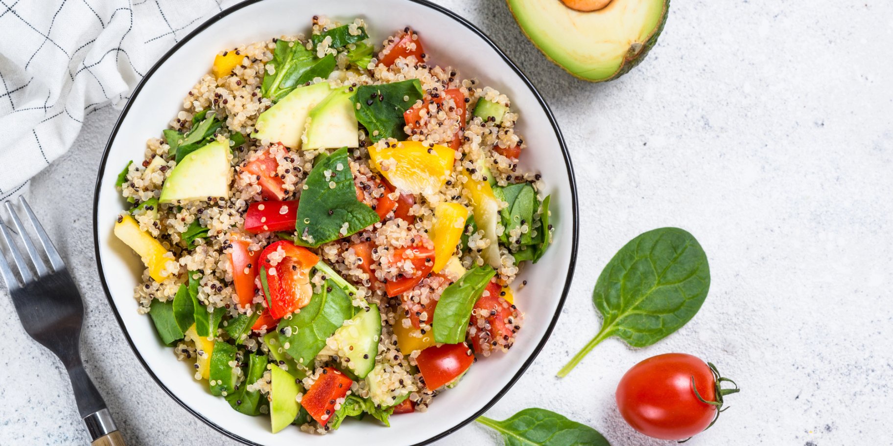 Салат з кіноа і тунця