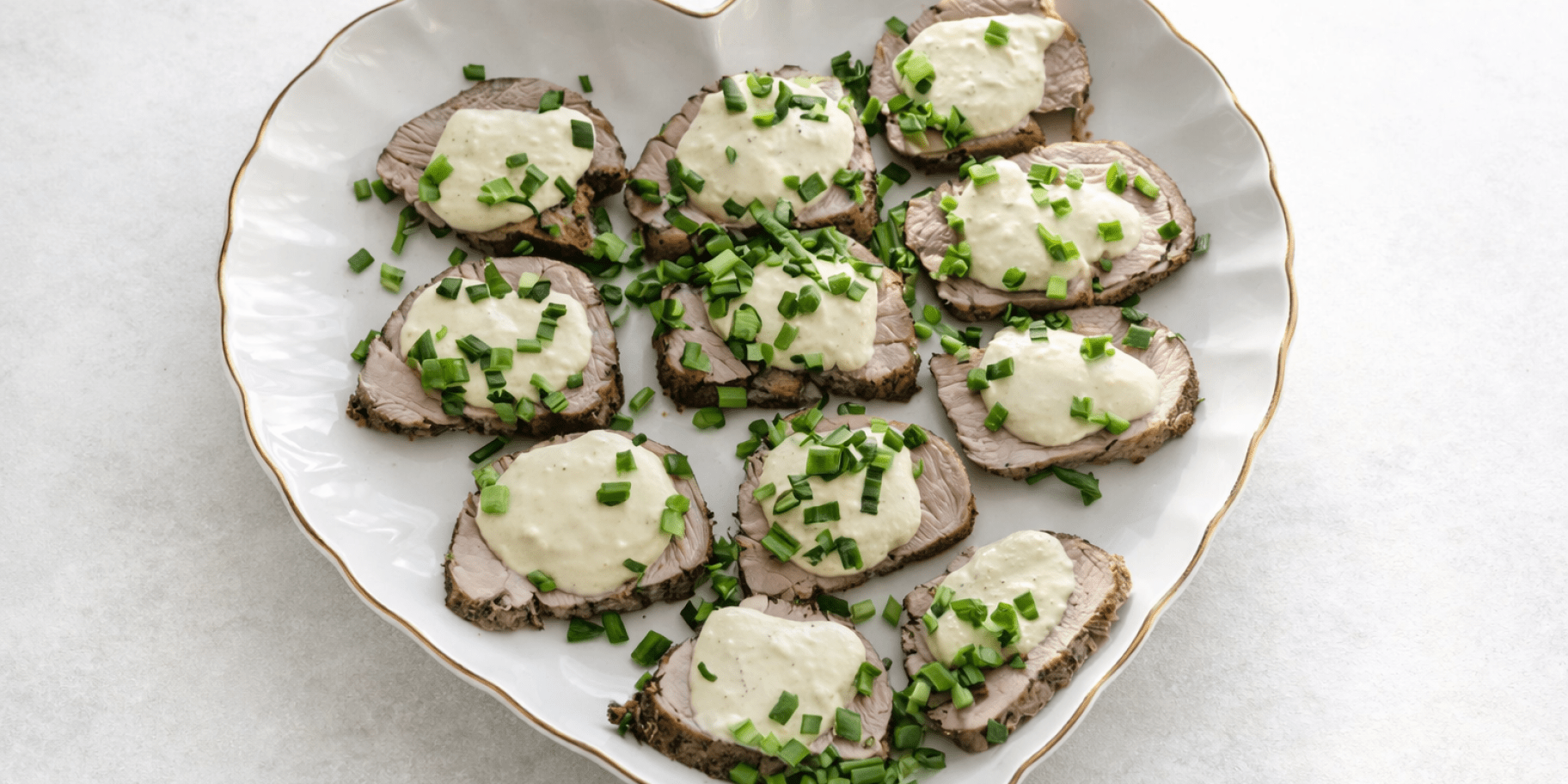 Запечене мʼясо з соусом