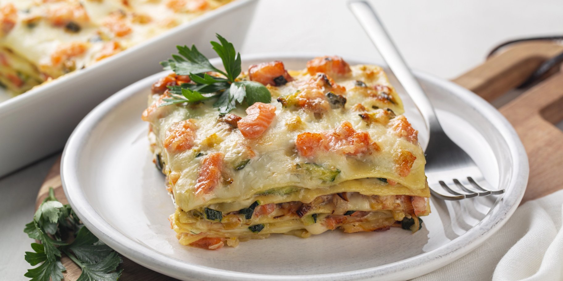 Лазанья з лососем та кабачками