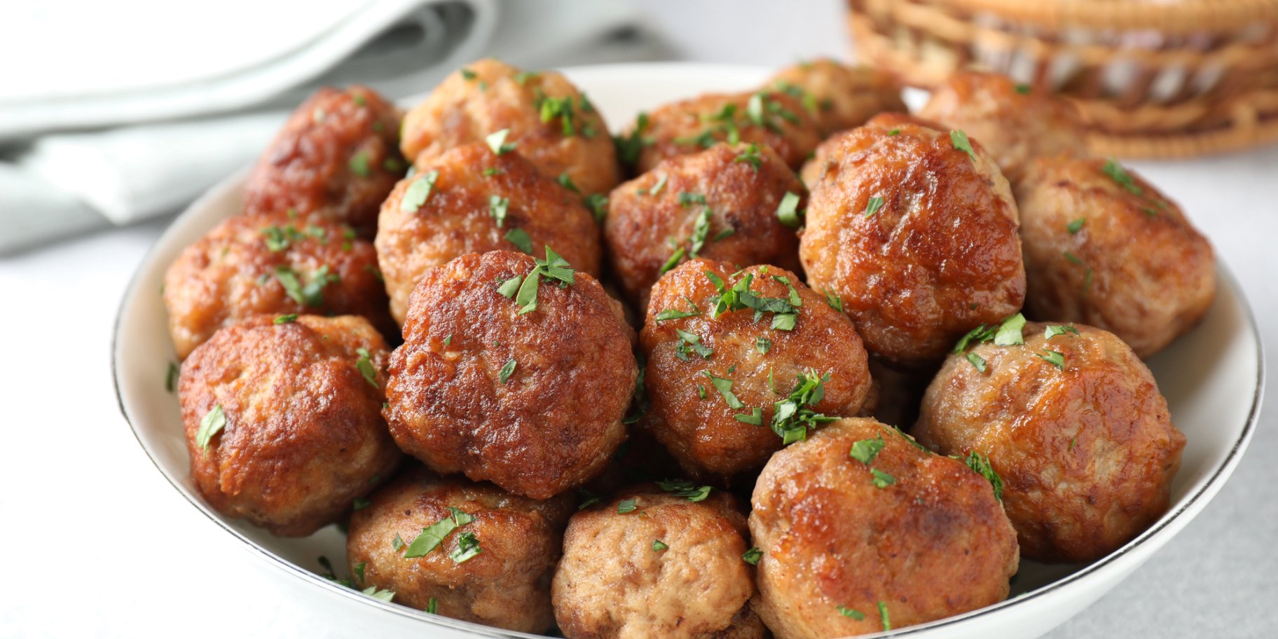 Запечені курячі фрикадельки з сиром рикота