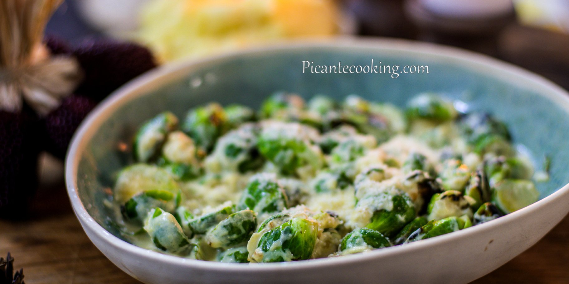 Брюссельська капуста в сирному соусі