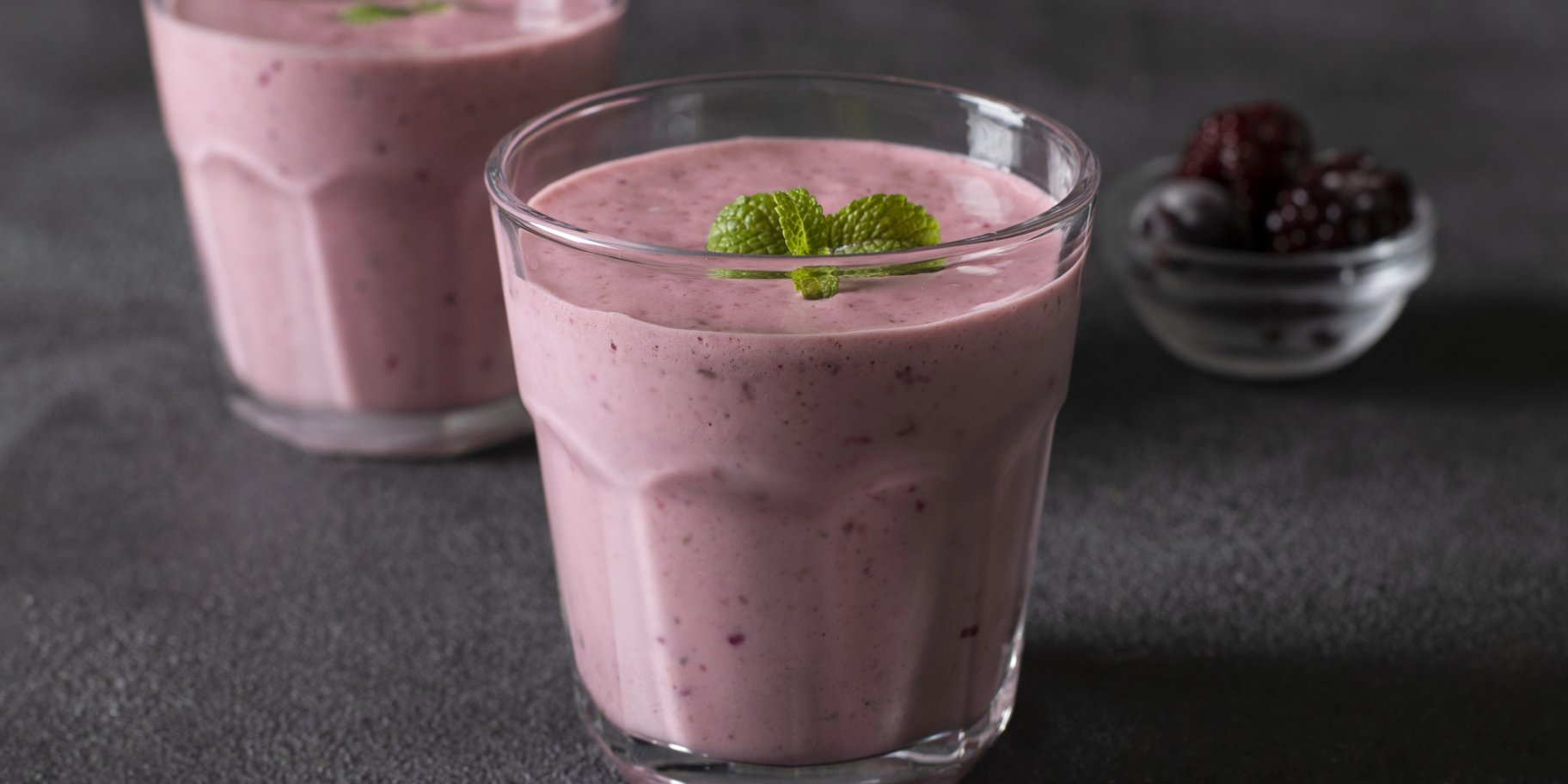 Зимове смузі із замороженими ягодами