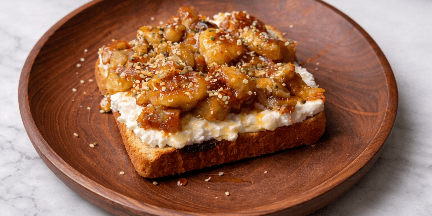 Тости з карамелізованими бананами