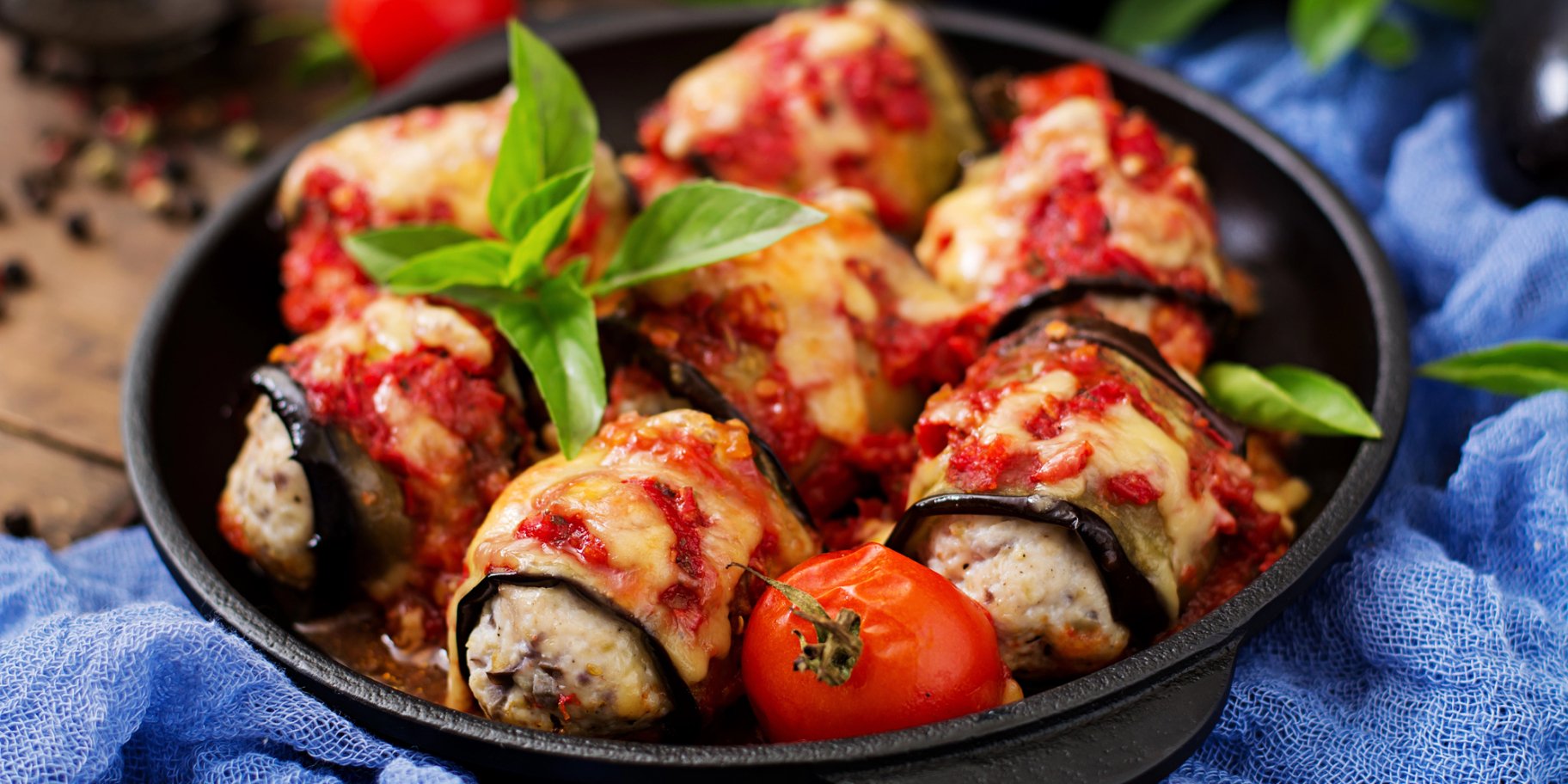 Баклажани з фаршем під сиром