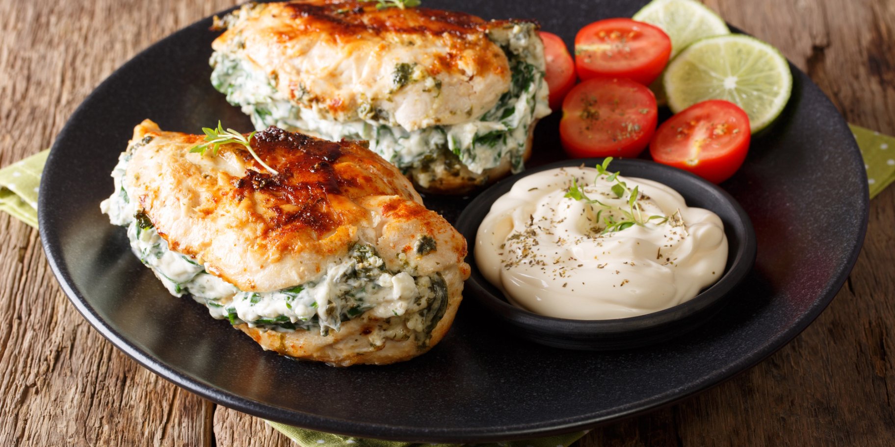 Куряча грудка, фарширована м’яким сиром