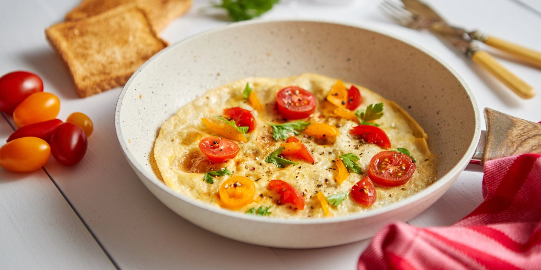 Фритата з масалою та сальсою з авокадо