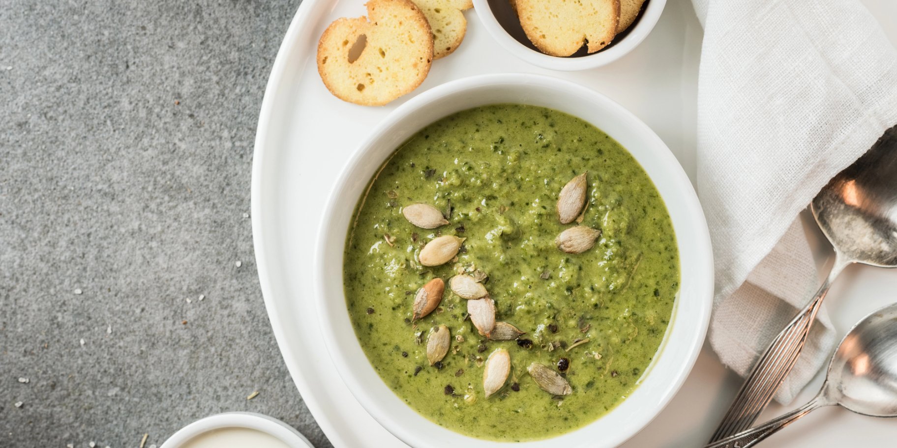 Крем-суп зі шпинату та артишоків