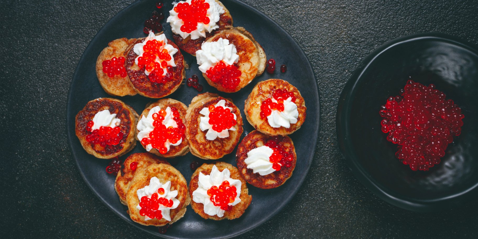 Оладки з червоною рибою та ікрою