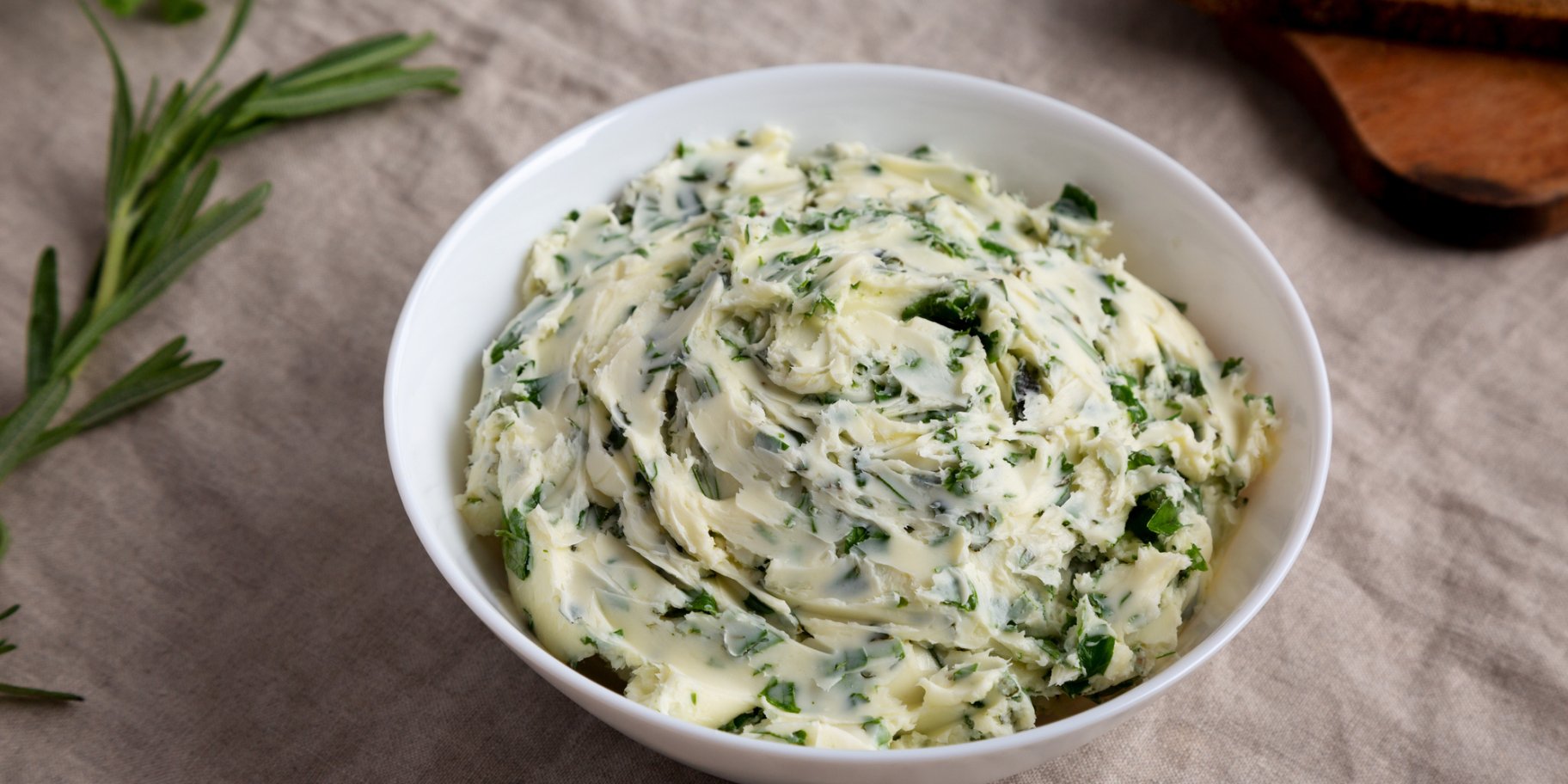 Простий соус з вершковим маслом і часником