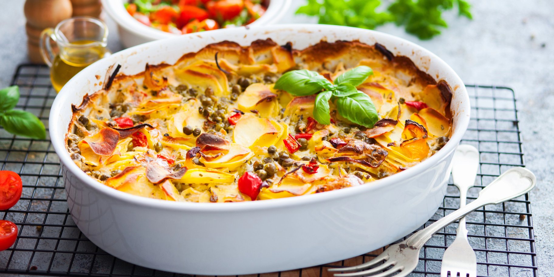 Картопля у заливці з копченим сиром