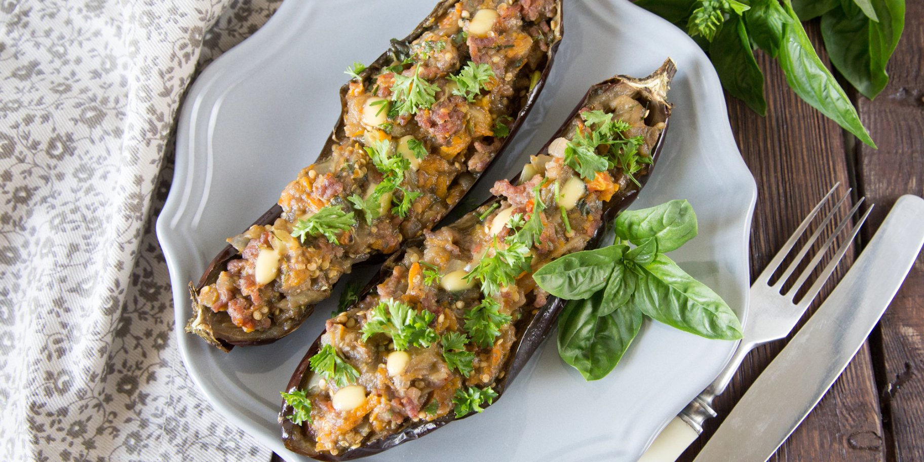 Фарширований баклажан з овочами та тунцем