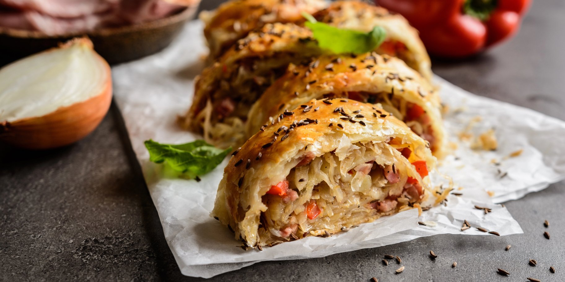 Капустяний пиріг з фаршем