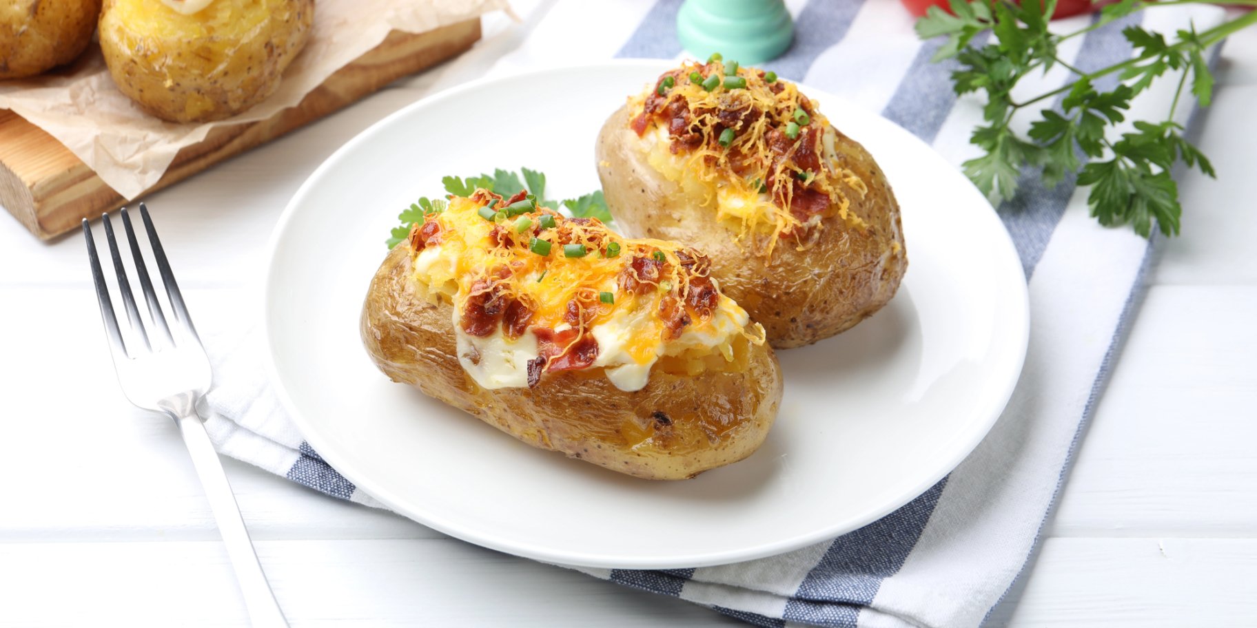 Картопля кумпір із копченою рибою