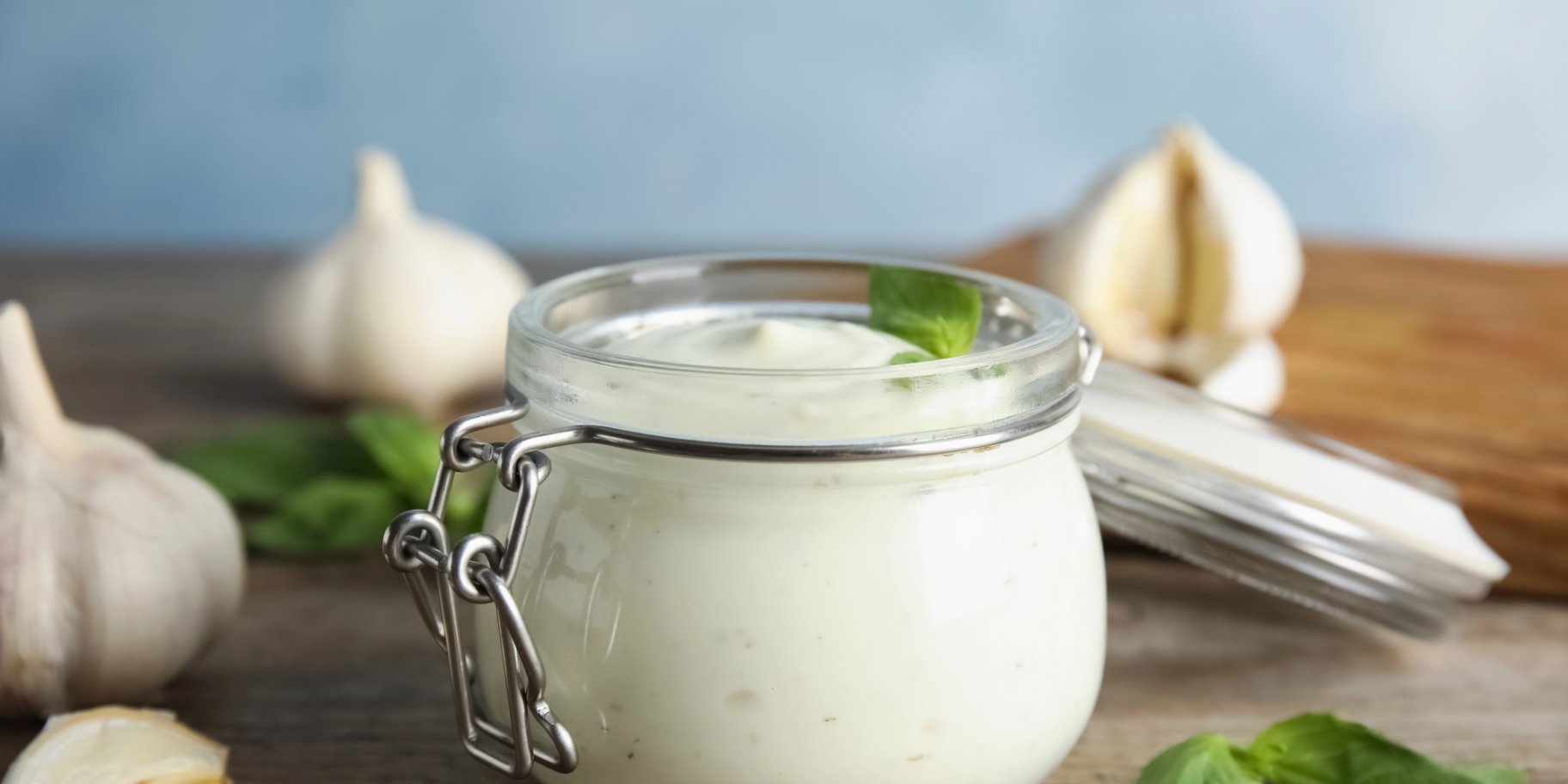 Часниковий ліванський соус