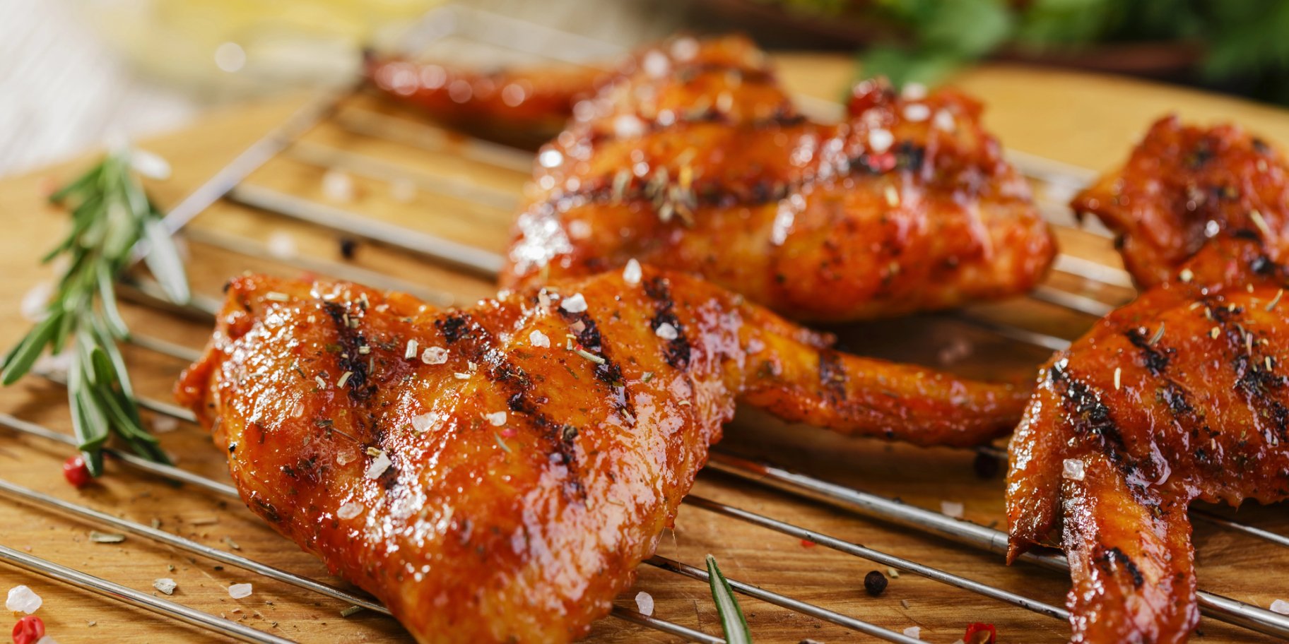 Курячі крильця на мангалі