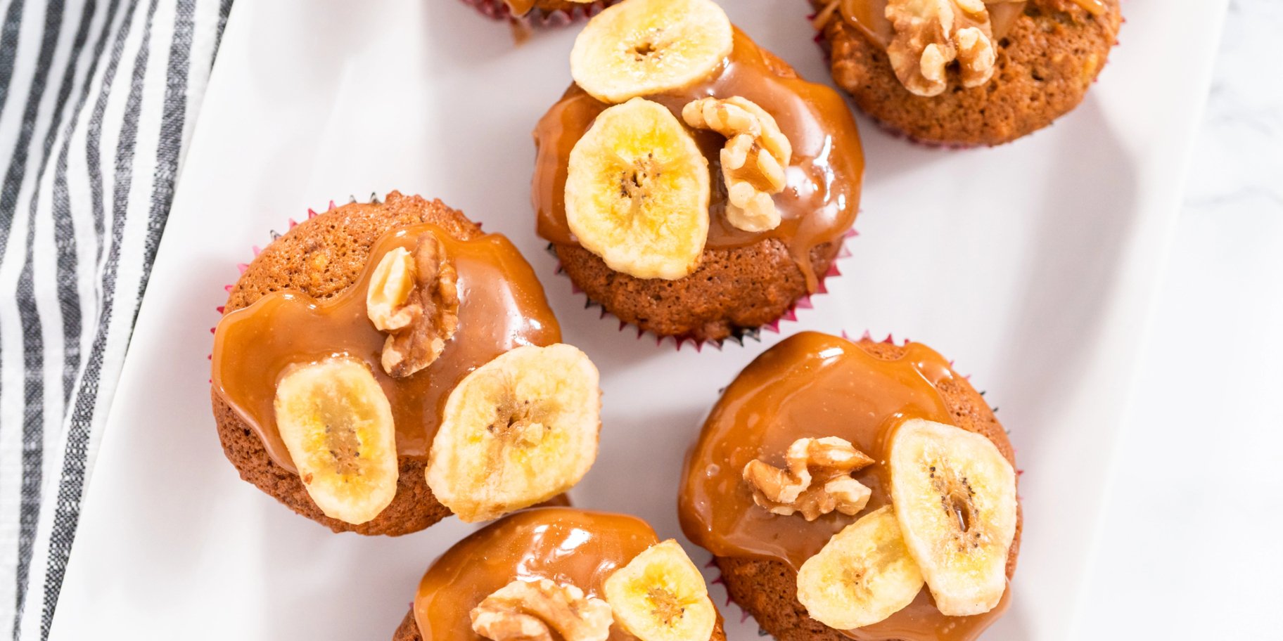 Корисні мафіни з бананами та горіхами