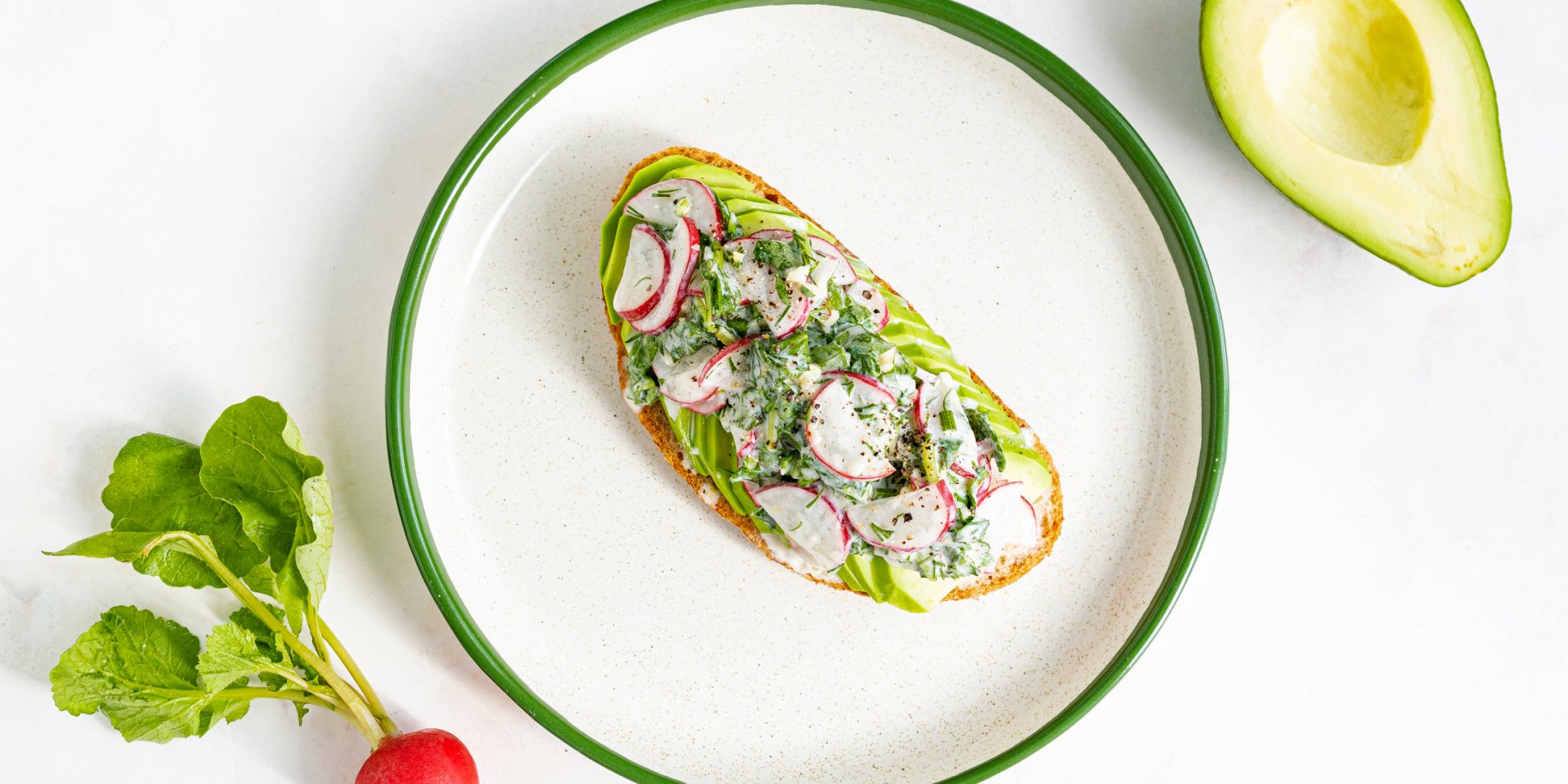 Сендвіч із редискою, авокадо