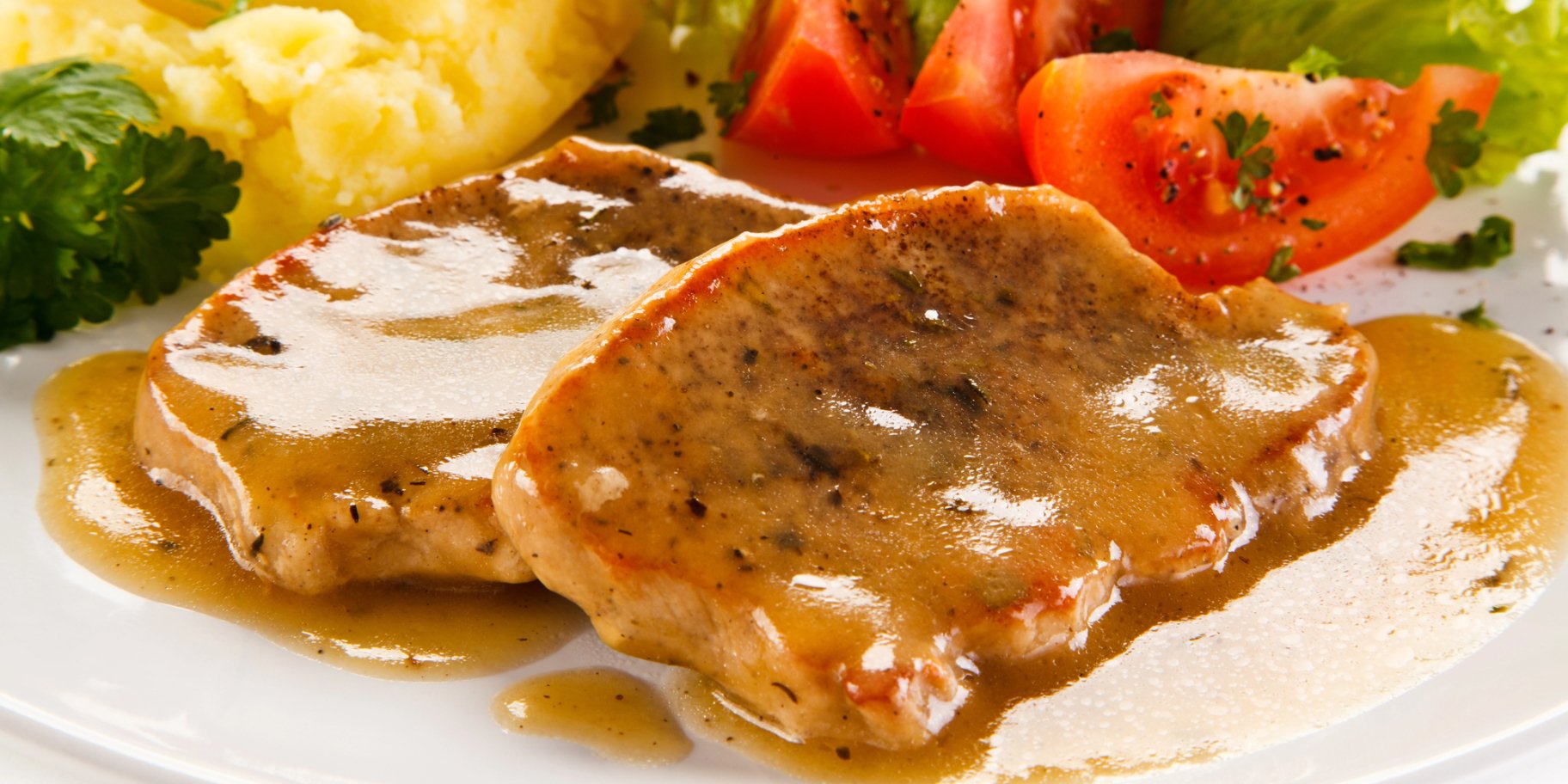 Свинина в яблучно-сметанному соусі