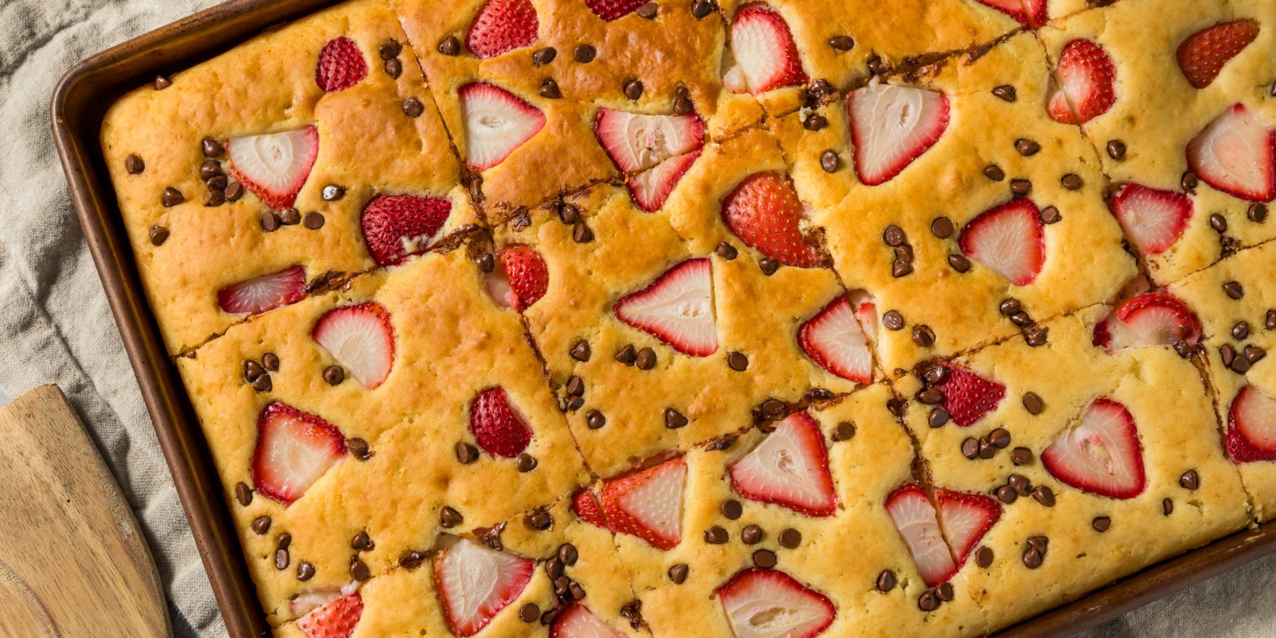 Фокача з полуницею та медом