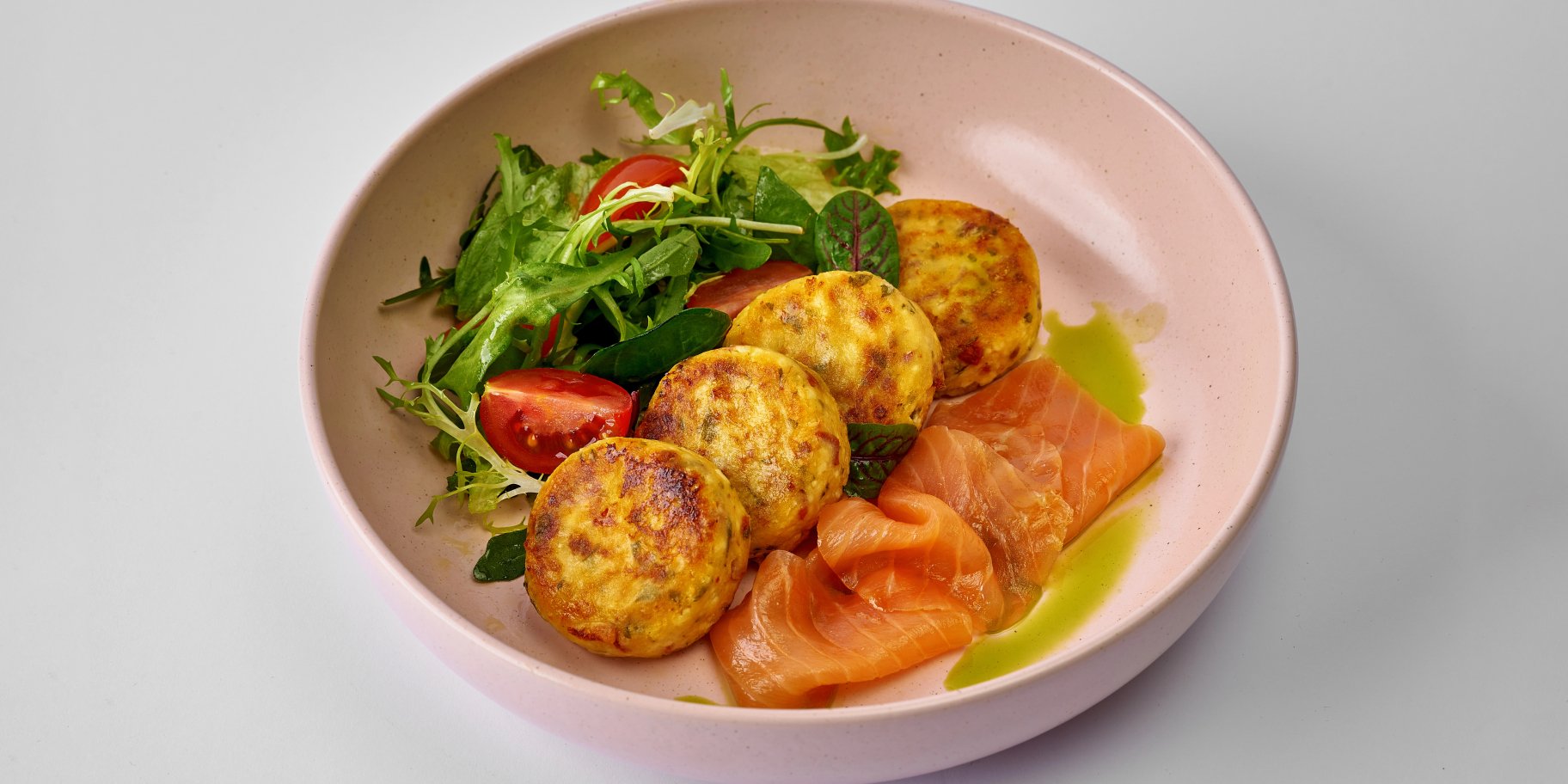 Солоні сирники з вареними яйцями