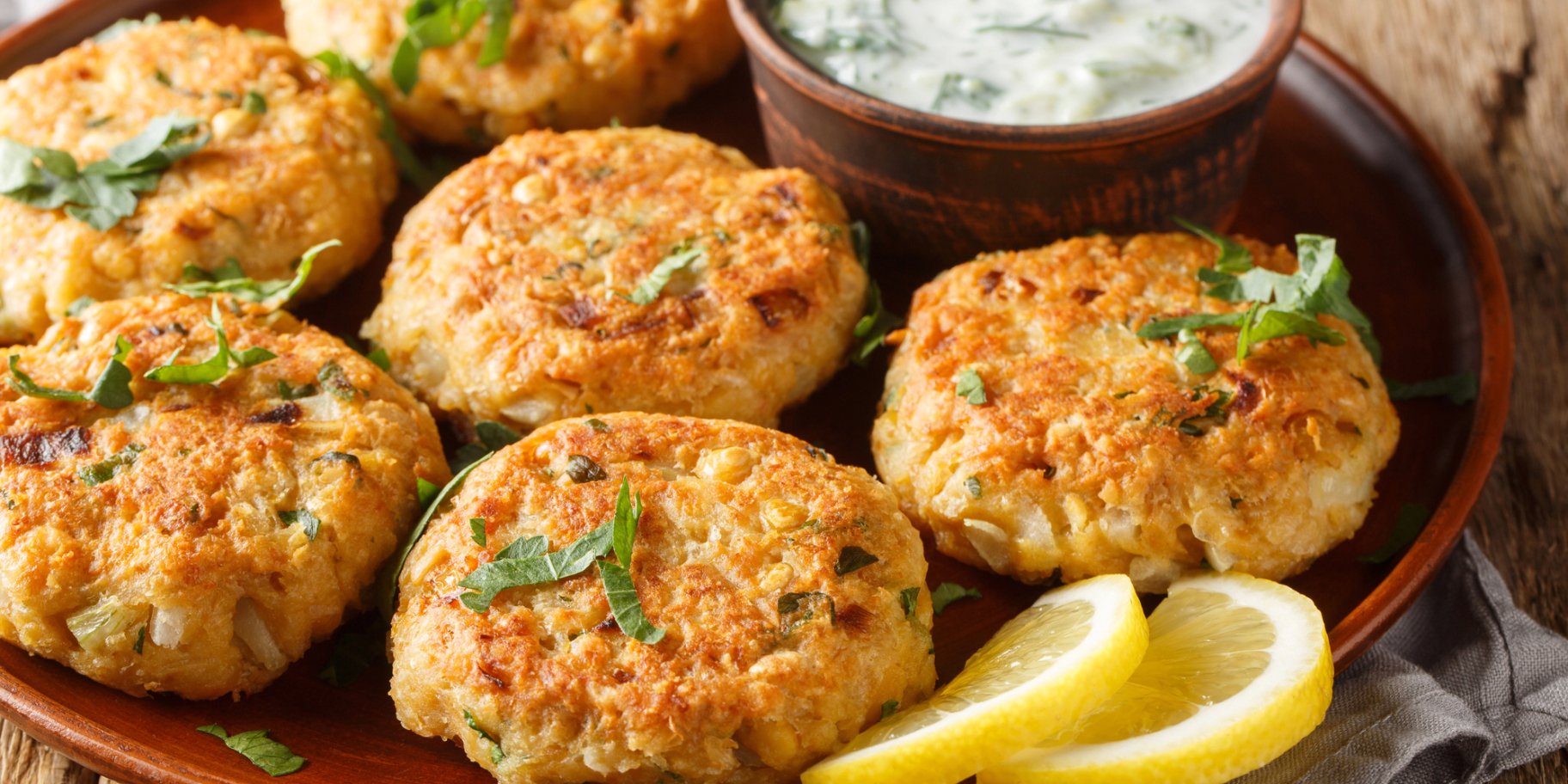 Котлети з консервованого тунця та сиру