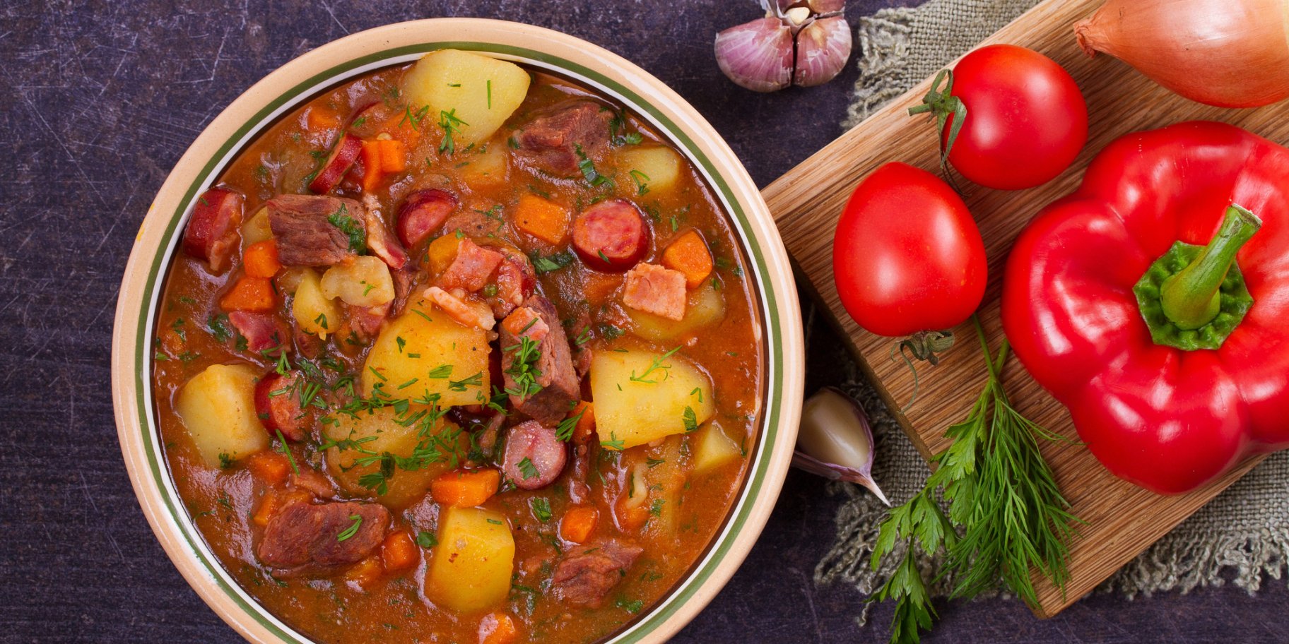 Бограч з ковбасками