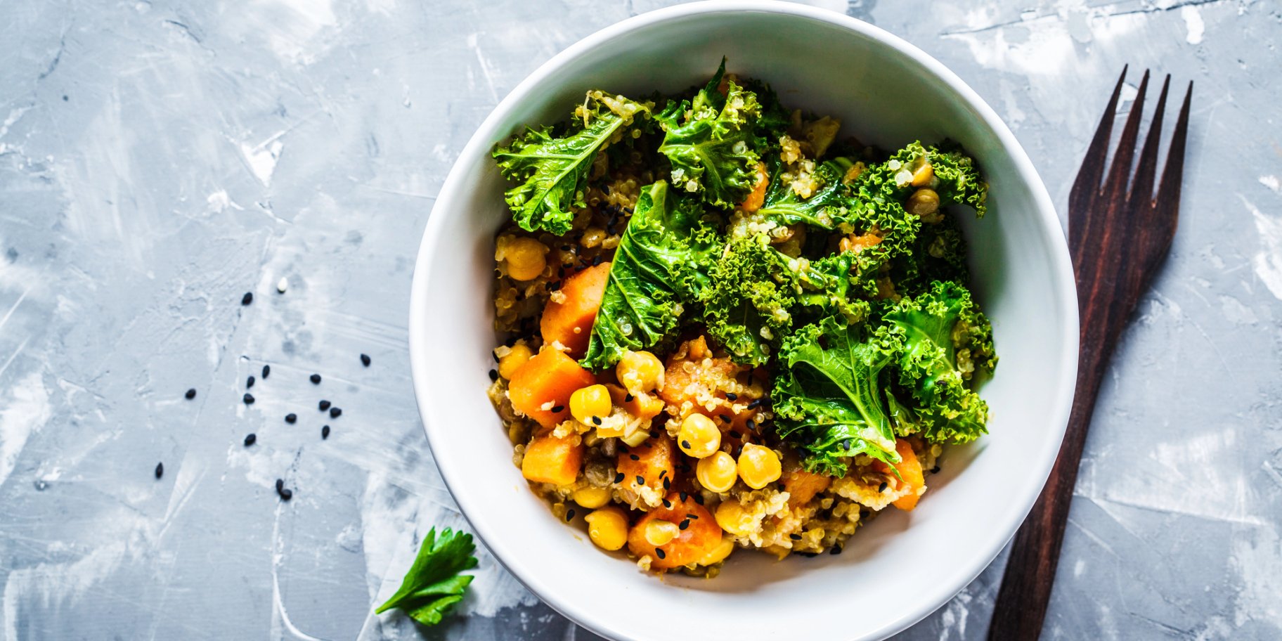 Салат з кіноа та печеними овочами Салат з кіноа та печеними овочами