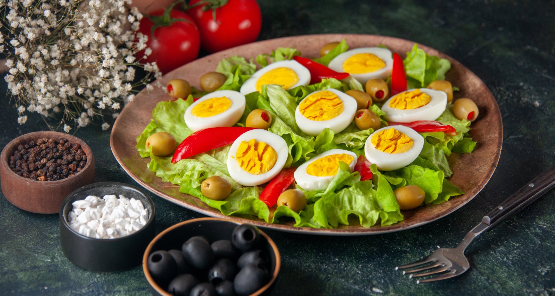 Салат з яйцями і зеленню