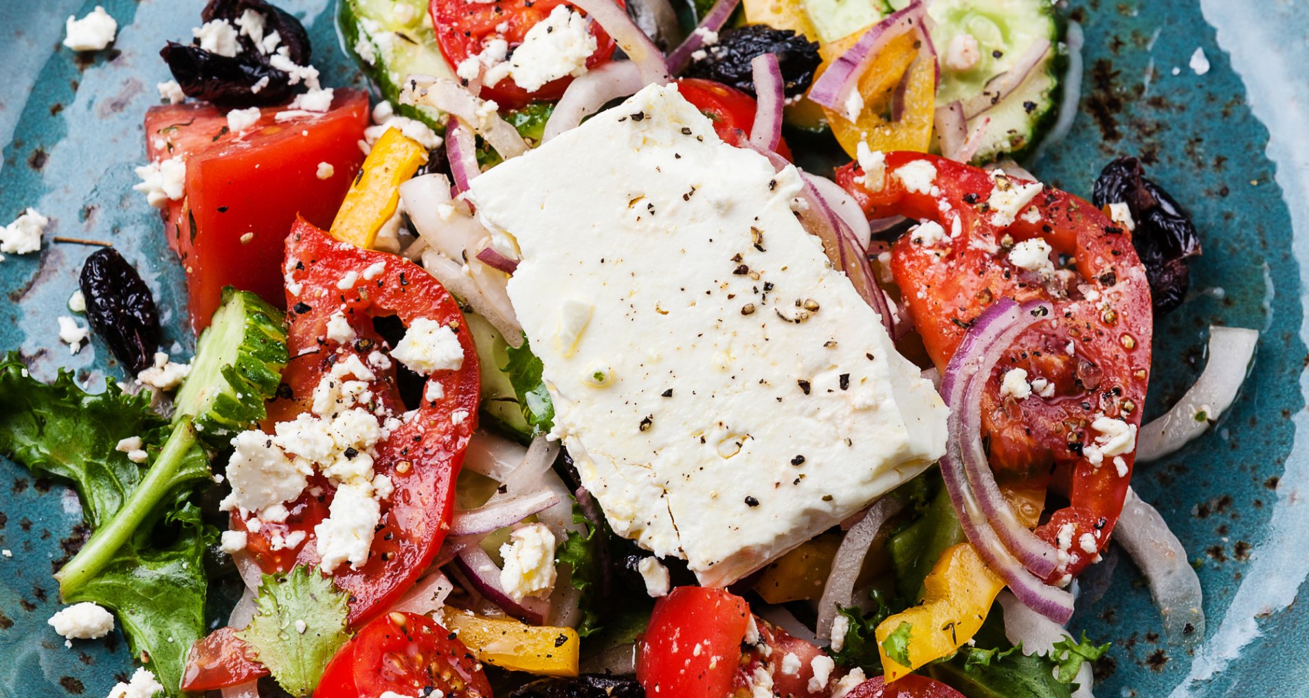 Как приготовить новогодний греческий салат на шпажках