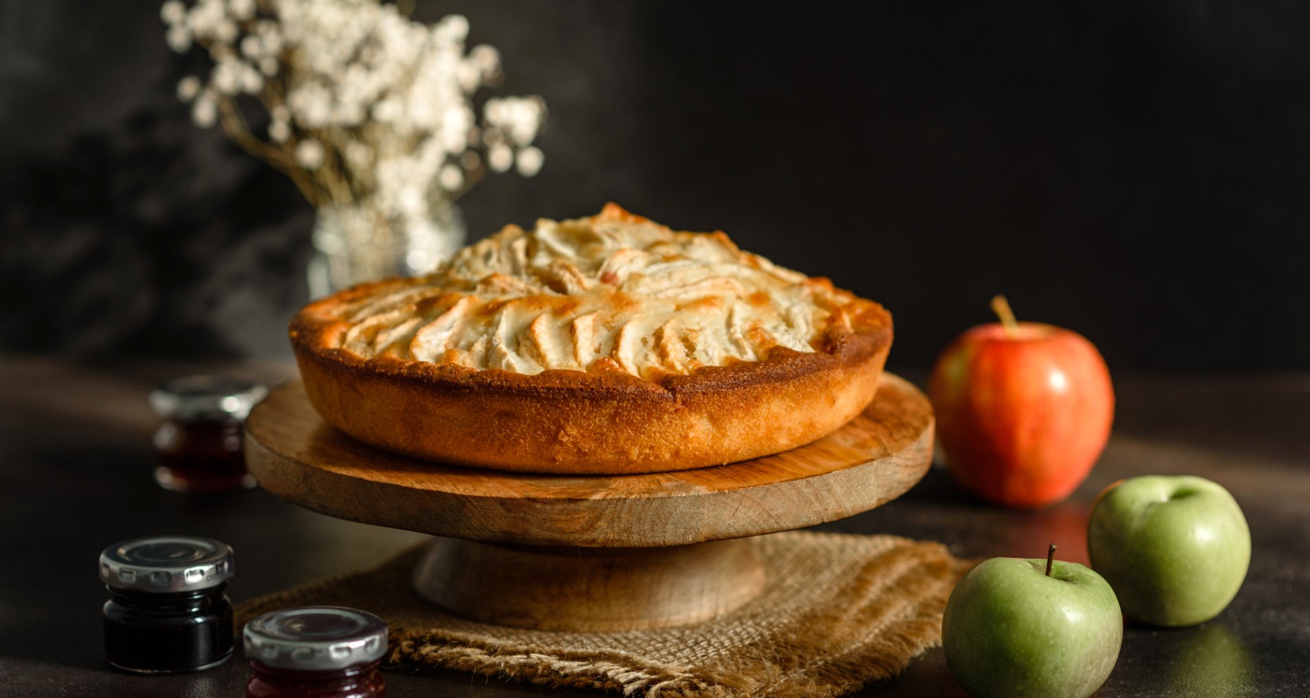 Шарлотка на кефире с яблоками: рецепт с фото пошагово в духовке