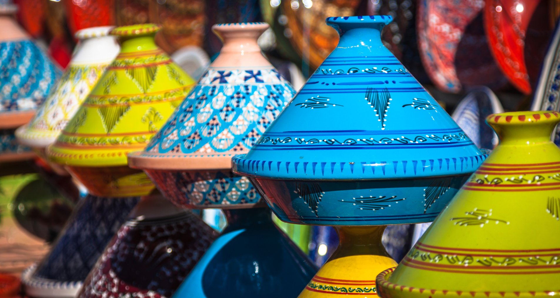 тажины на марокканском рынке