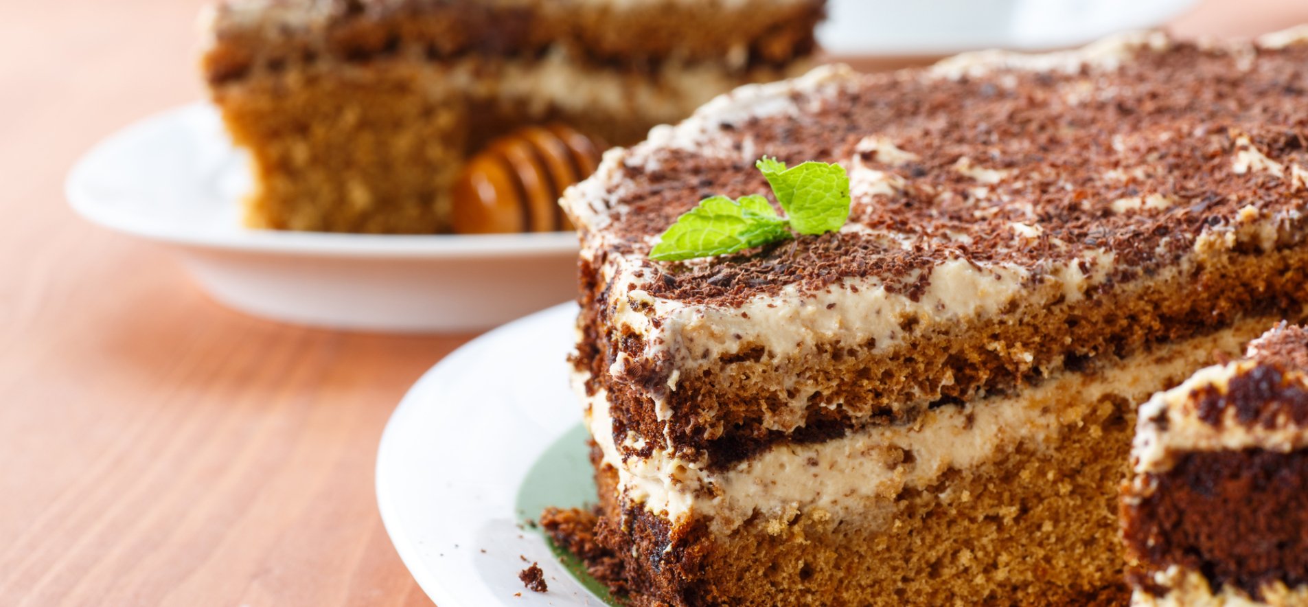 Бисквитный торт со сгущенкой: пошаговый рецепт приготовления